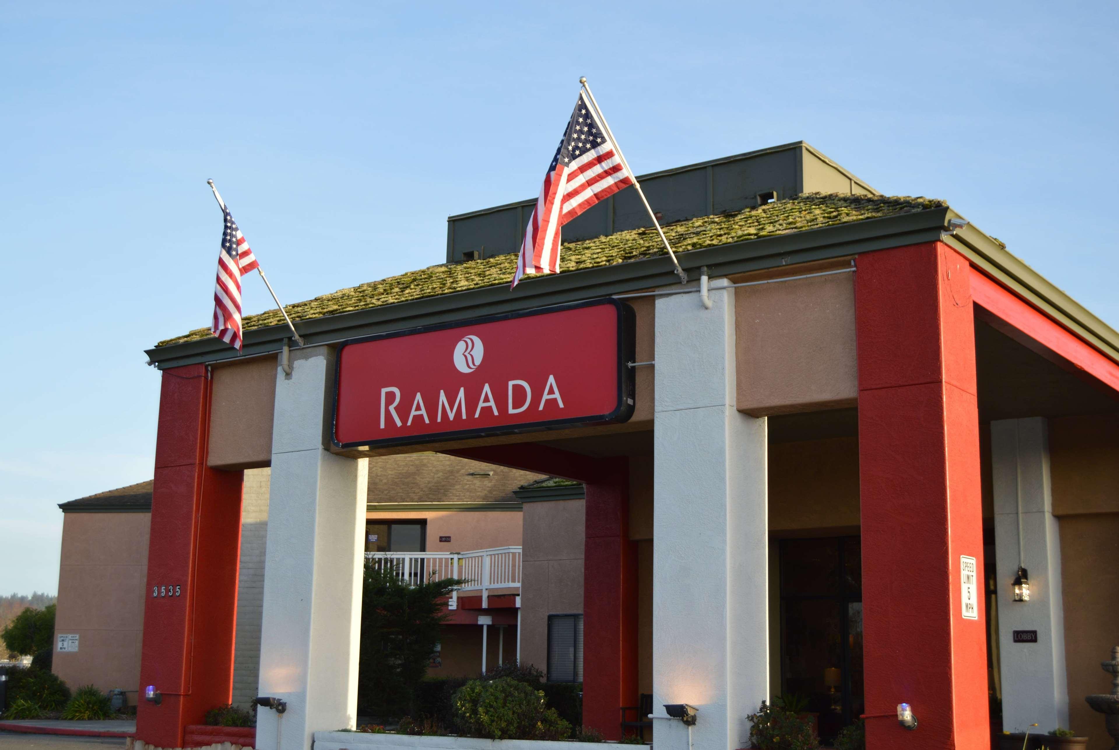 Hotel Ramada By Wyndham Arcata Extérieur photo